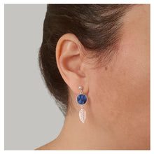 Charger l'image dans la galerie, Boucle d'oreille - Mini PLUME - cuir de saumon