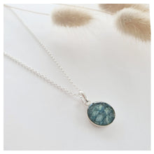 Charger l'image dans la galerie, Collier argent et cuir de saumon