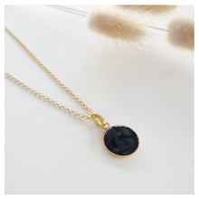 Charger l'image dans la galerie, Collier plaque or et cuir de saumon