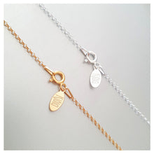 Charger l'image dans la galerie, Collier plaque or et cuir de saumon