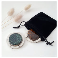 Charger l'image dans la galerie, Porte sac -cuir de saumon